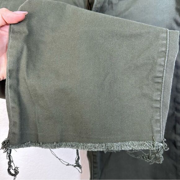 Levi's® Ribcage Wide Leg Crop in Forest Green Size 25 - Picture 7 of 10